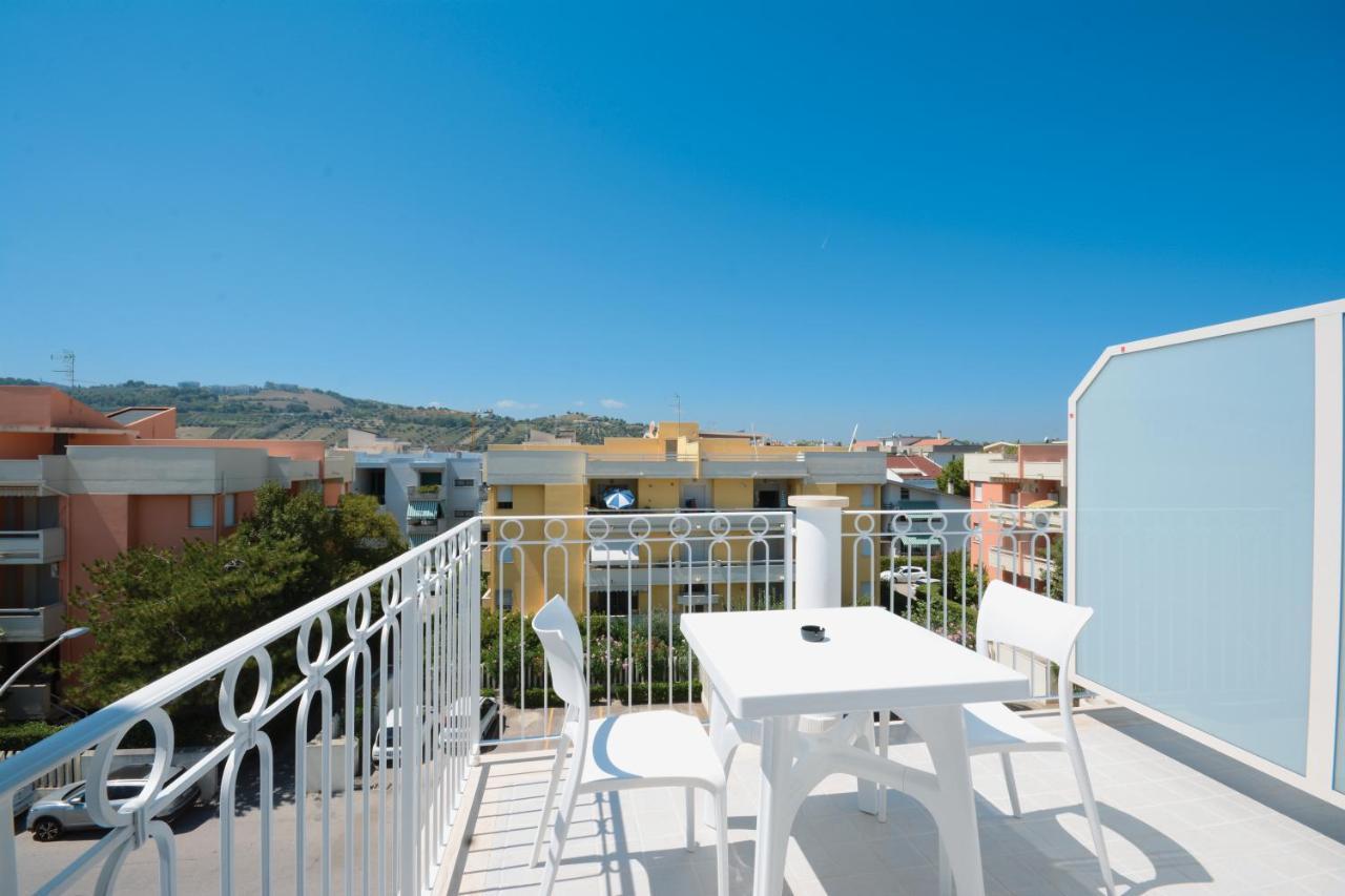Residence Hotel Alba Palace Alba Adriatica Exterior photo